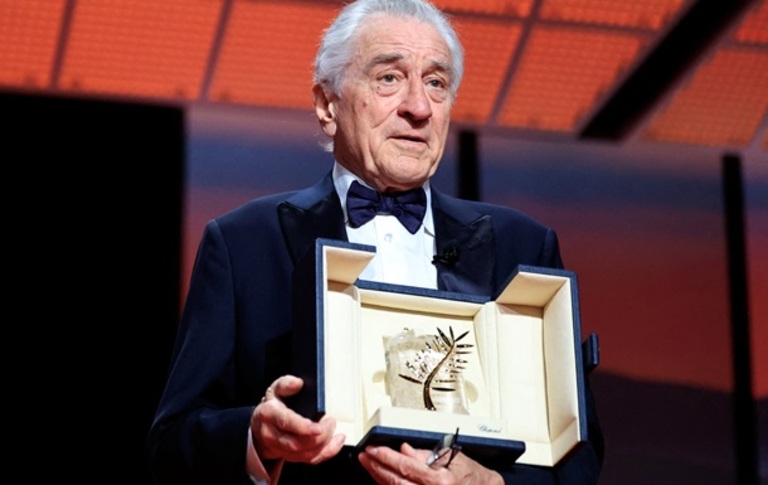 Robert De Niro “Oltin palma yaprog‘i”ni qo‘lga kiritdi va Donald Trampni tanqid qildi