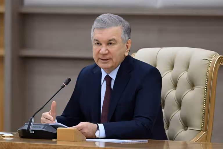 Шавкат Мирзиёев раскритиковал рост случаев сдачи автомобилей в аренду школьникам