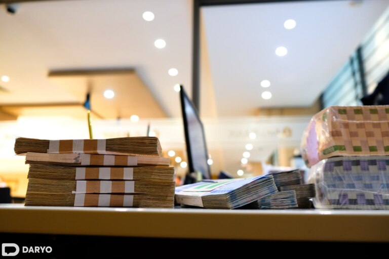 “Yangi o‘quv yilidan maktab direktorlari, o‘rinbosarlari va bog‘cha mudiralari ish haqi 7-10 mln so‘mdan oshadi” — prezident