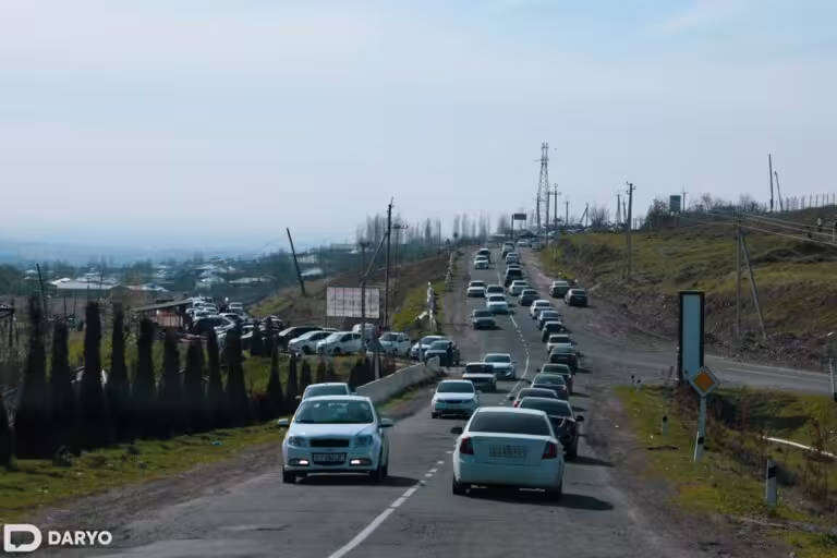 С 1 июня в Узбекистане дорожные камеры не будут фиксировать наезд на полосу