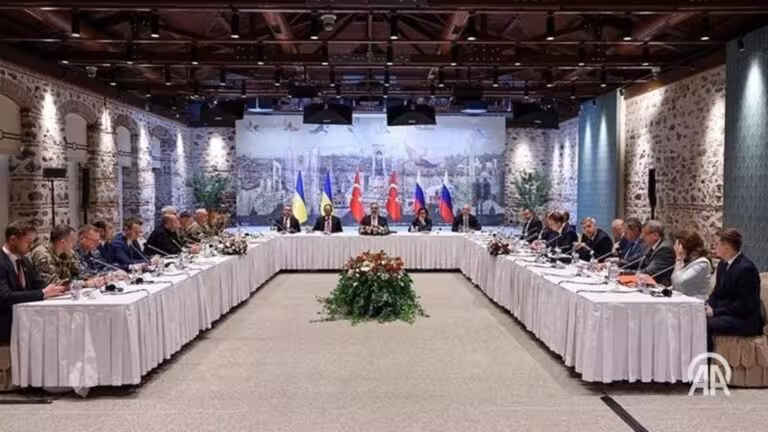 Истанбулда Россия ва Украина делегацияларининг музокаралари бўлиб ўтди