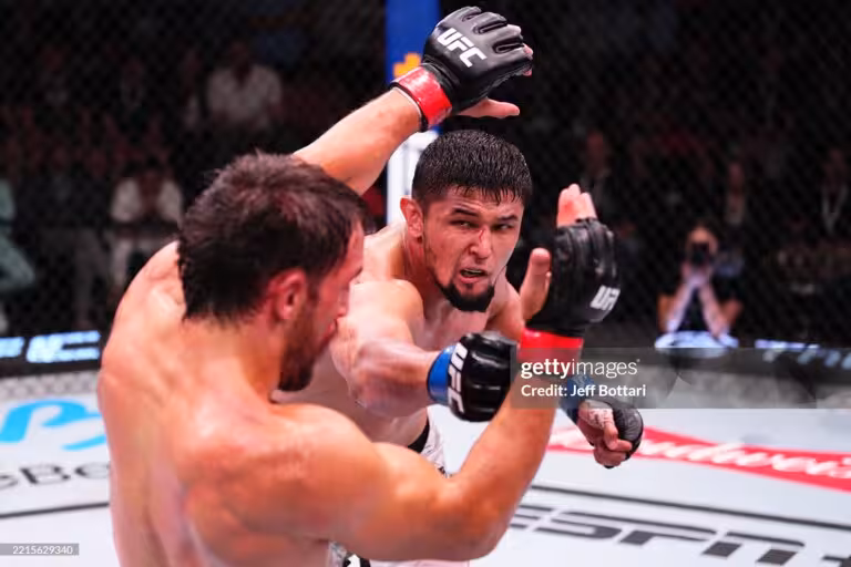 UFC. Nursulton Ro‘ziboyev navbatdagi g‘alabasini qo‘lga kiritdi (vdeo)
