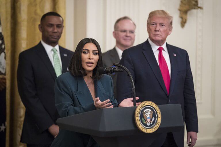 Kim Kardashyan 44 yoshida huquqshunos diplomiga ega bo‘ldi