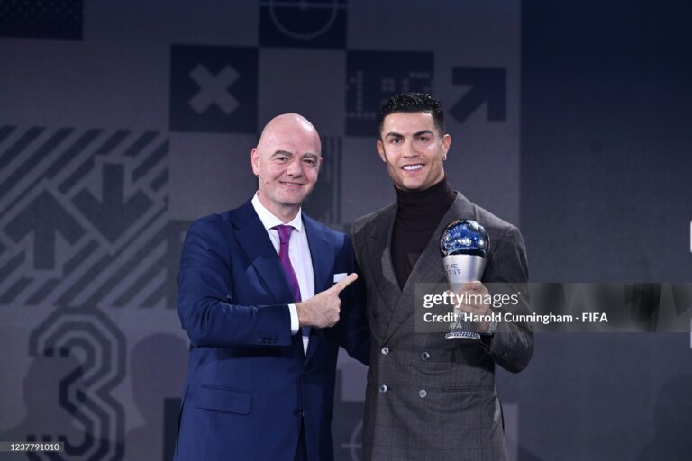 FIFA президенти Клублар ўртасидаги ЖЧда Роналдунинг иштирокига ишора қилди: “Ҳали вақт бор” (видео)