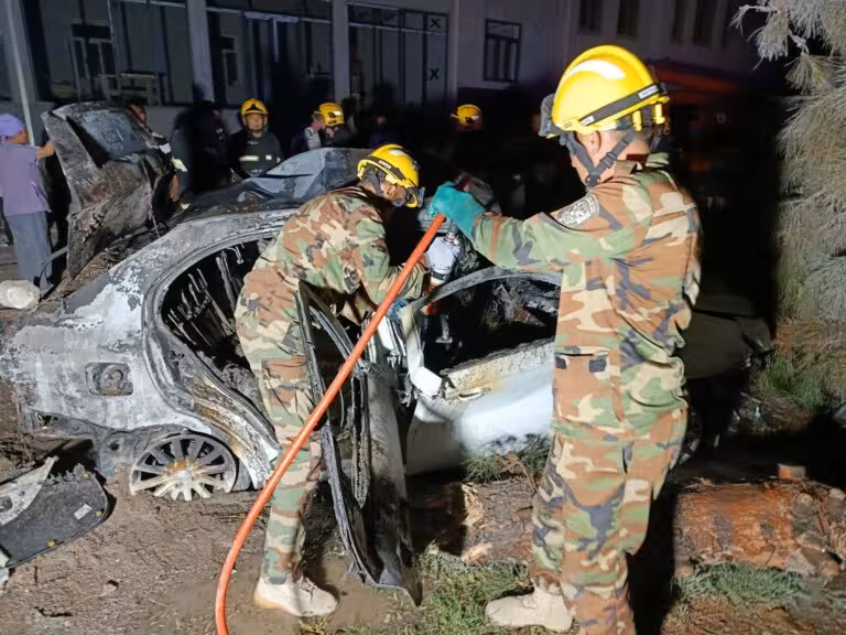 Namanganda haydovchi YTH oqibatida avtomobili bilan birga yonib ketdi