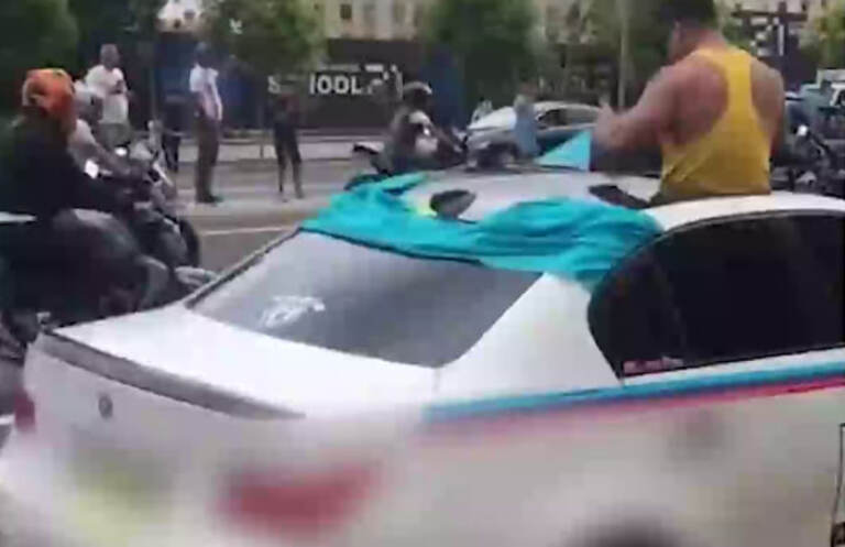 Samarqandda “tomosha ko‘rsatgan” qozog‘istonliklar xalqdan uzr so‘radi (video)
