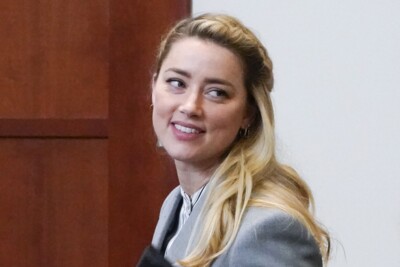 Jonni Deppning sobiq rafiqasi Ember Hyord egizak farzandlarni dunyoga keltirdi
