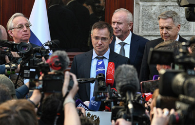 “Rossiya Ukraina bilan kelishmovchilik sabablarini bartaraf etishni istayapti” — Medinskiy