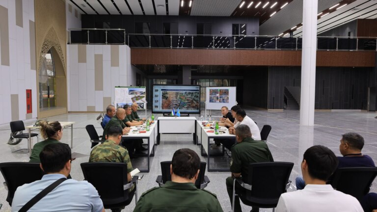 Uzbekistan, Kazakhstan customs officials meet at Gisht Kuprik to streamline border operations 