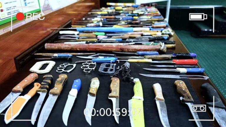 За месяц в Ташобласти выявлено почти 40 кг наркотиков, десятки оружий и 1,6 тысяч острых предметов
