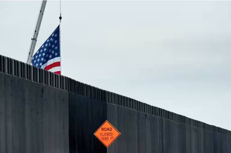Узбекистанцев, направляющихся в США, предупредили об усилении мер пограничного контроля