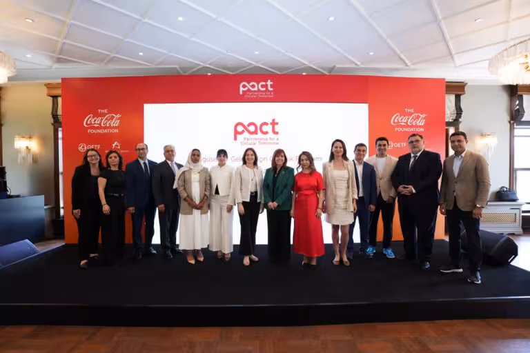  Coca-Cola жамғармаси ва Глобал атроф-муҳит ва технологиялар жамғармаси (ГЕТФ) “Айланма иқтисодиёт келажаги учун ҳамкорлик битими (PACТ)” ни эълон қилганлиги ҳақида маълум қилди