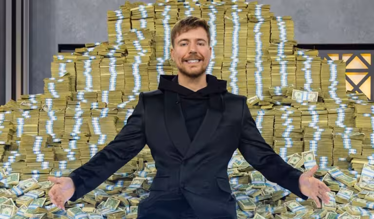 Dunyoning eng badavlat yutuberi MrBeast to‘yiga onasidan qarz olib turganini aytdi