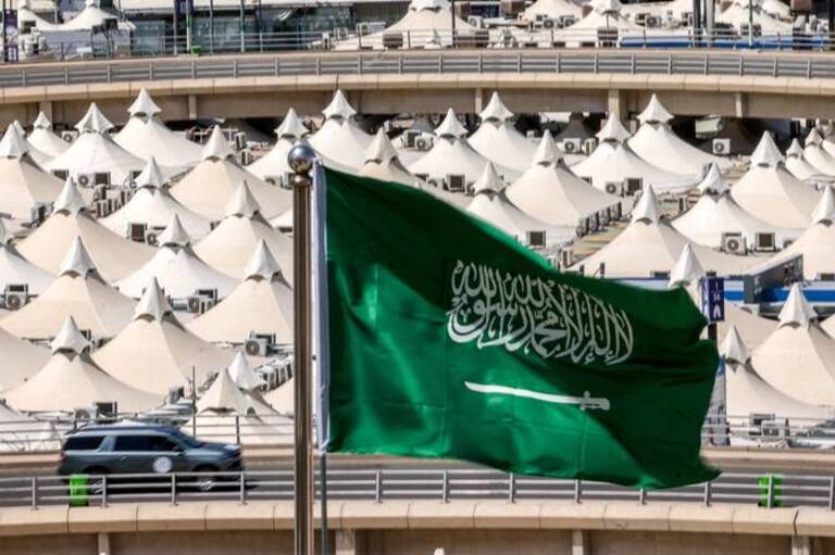 Saudiyada noqonuniy haj ziyorati tashkil etmoqchi bo‘lgan shaxs qamaldi