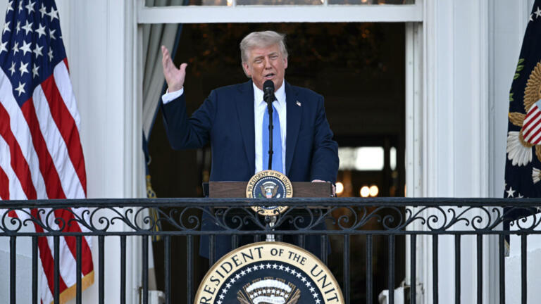 Трамп 12 мамлакат фуқароларига АҚШга киришни тақиқлади 