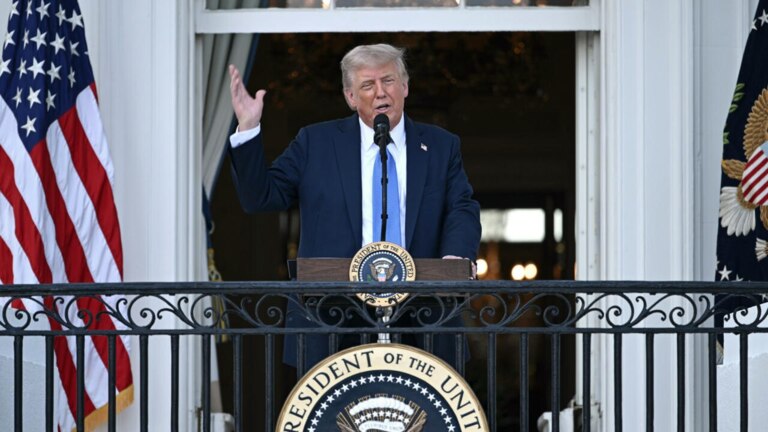 Трамп запретил въезд в США гражданам 12 стран