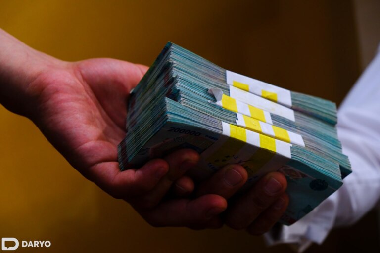 ДХХ Қорақалпоғистонда боғча мудиралиги учун 15 млн сўм, боғ инспекторлигига эса 3 минг доллар талаб қилган раҳбарларни қўлга олди
