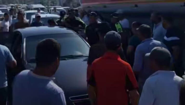 Surxondaryoda YPX xodimlari qochishga uringan haydovchiga kuch ishlatdi (video)