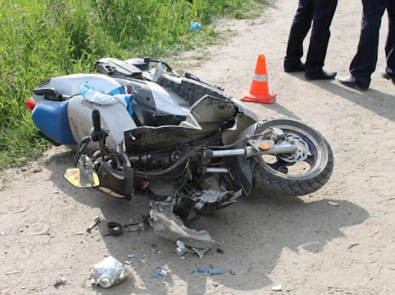 Motosikl va skuter o‘rtasida sodir bo‘lgan YTHda 2 haydovchi vafot etdi