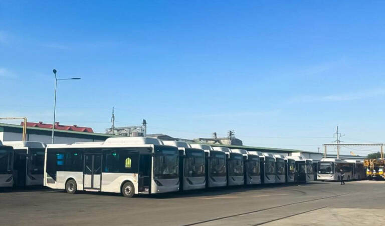 Navoiyga 42 ta zamonaviy avtobus olib kelindi 