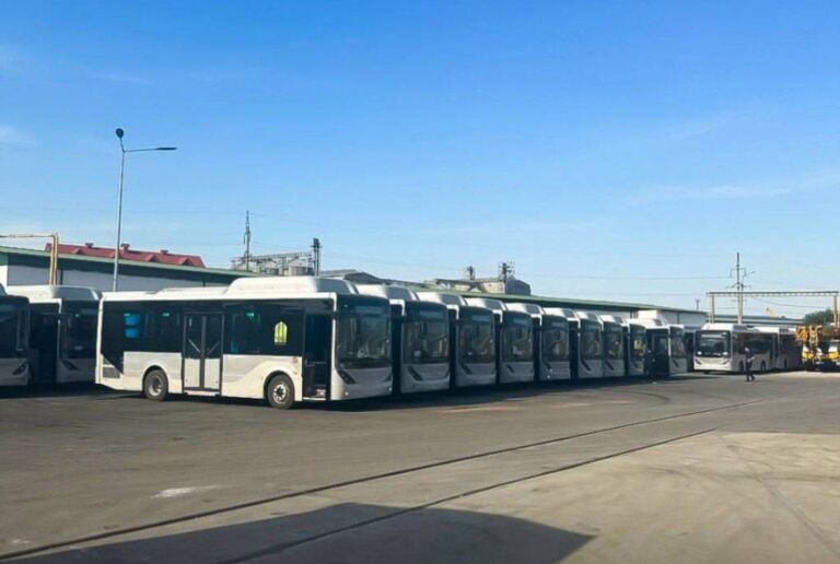 В Навои доставлены 42 современных автобуса