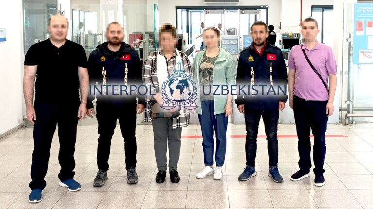 Odam savdosi uchun qidirilayotgan o‘zbekistonlik ayol Istanbuldan Toshkentga ekstraditsiya qilindi