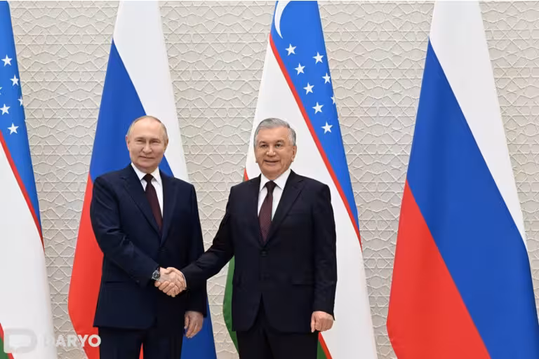 Shavkat Mirziyoyev Vladimir Putinni Rossiya kuni bilan tabrikladi