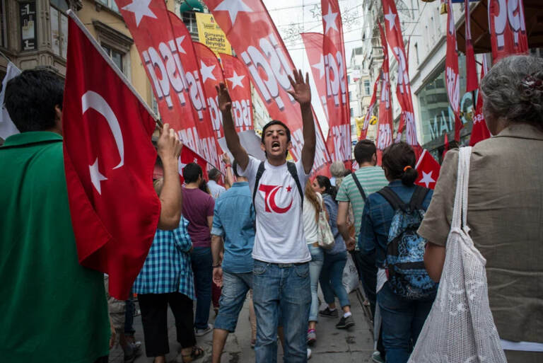 Turkiyada 12 yil avvalgi namoyish sabab “Muhtasham yuz yil” ijodkorlari ta’qib ostiga olinmoqda
