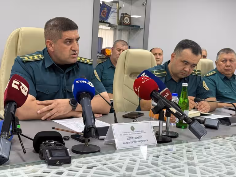 Болалар ўлими билан боғлиқ ЙТҲларни аниқлаштиришни сўраган журналистга дакки берган мансабдор барибир аниқ жавобдан “қочди”