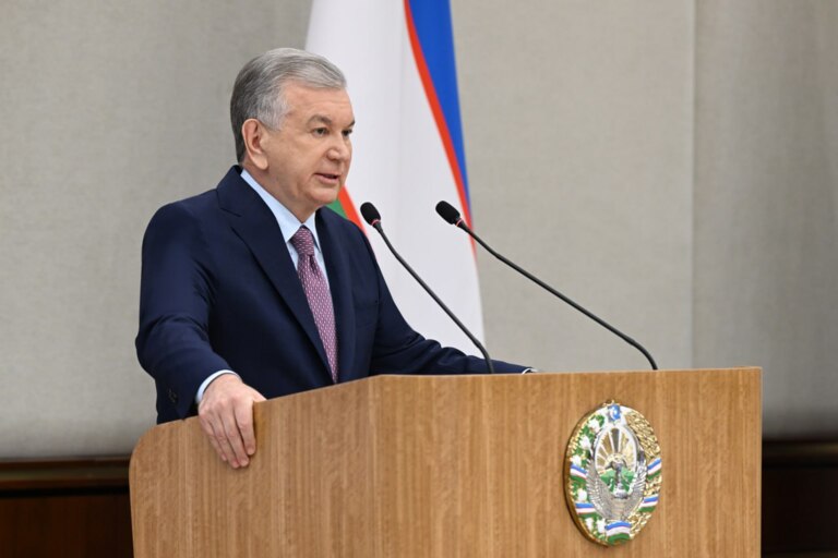 “Ҳоким, вазирлар топшириқ кутмасдан, ўзи ташаббус кўрсатиб ишлашга ўтиши шарт” — Шавкат Мирзиёев