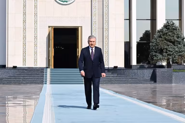 Shavkat Mirziyoyev amaliy tashrif bilan Qozog‘istonga jo‘nab ketdi