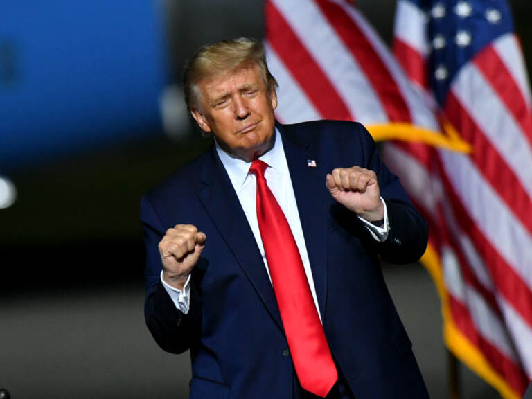 “Umid qilamanki, barcha akulalar o‘lib ketadi”. Donald Trampning eng g‘alati 12 ta odati