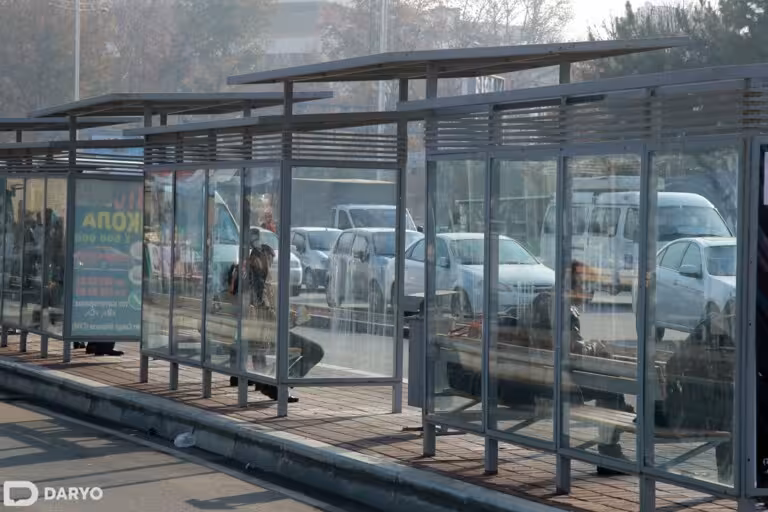 Более 2800 автобусных остановок в Узбекистане признаны небезопасными и неудобными