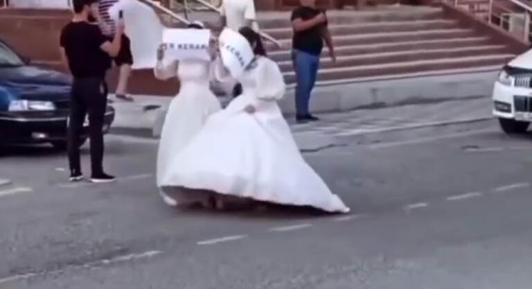 Jizzaxda 8 nafar qiz “er qidirib” yurgani yuzasidan izoh berildi (video)