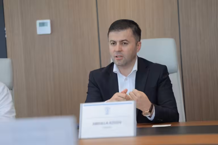 Dorilar arzonlashib, dorixonalar nazorati kuchaytiriladi: Farmatsevtika agentligi rahbari Abdulla Azizov bilan suhbat