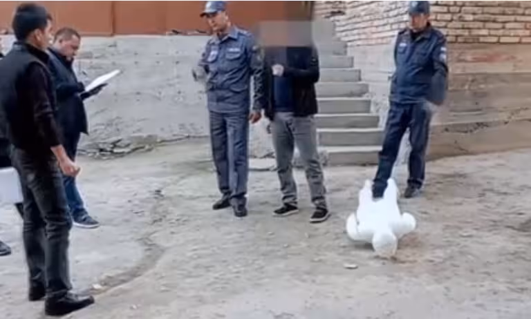 Farg‘onada qaynuka pochchasini ketmon bilan o‘ldirdi