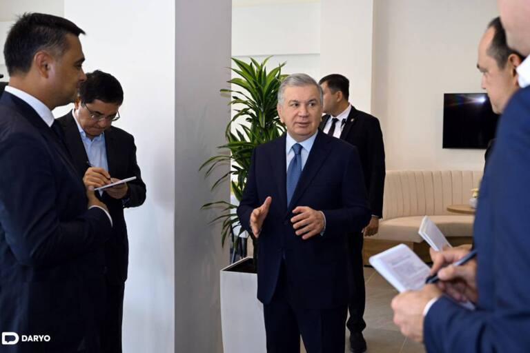 “Xizmatlar taklif qilish, bu yerning tabiati va sharoitini chet ellarda keng targ‘ib etish kerak” — Shavkat Mirziyoyev