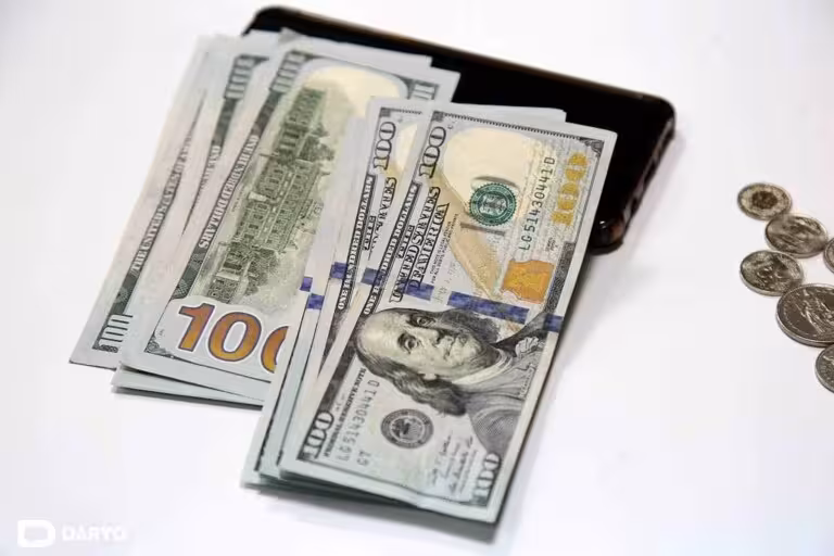 O‘zbekistonda dollar kursi 12 500 so‘mdan tushdi