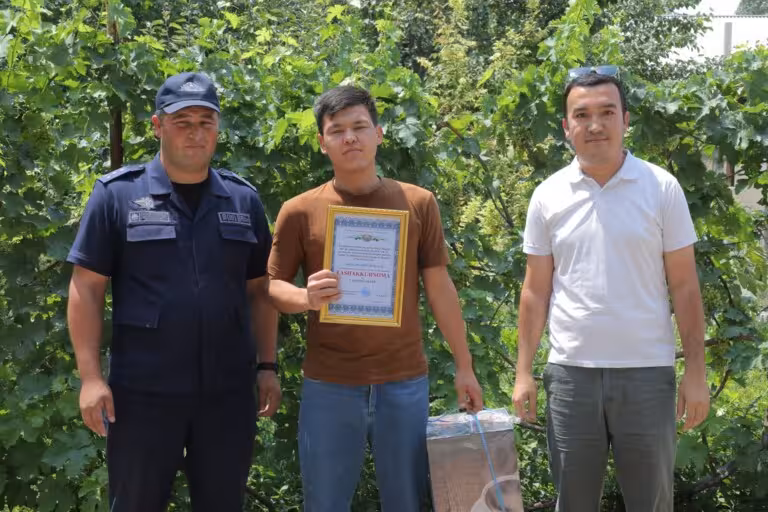 Toshkent viloyatida hojatxonaga tushib ketgan bolani qo‘shni yigit qutqardi