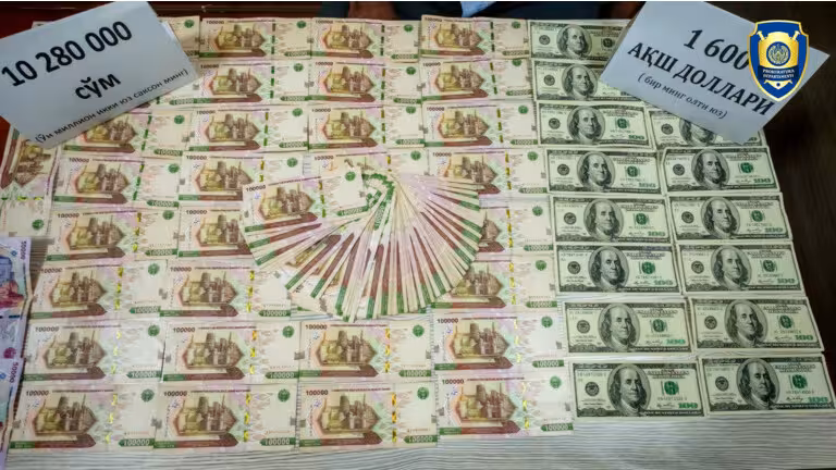 Sirdaryoda qalbaki 1 600 dollarni sotayotgan shaxslar qo‘lga olindi