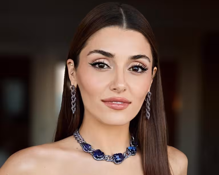Aktrisa Hande Erchel “Emili Parijda” seriali yulduzi bilan uchrashdi (foto)