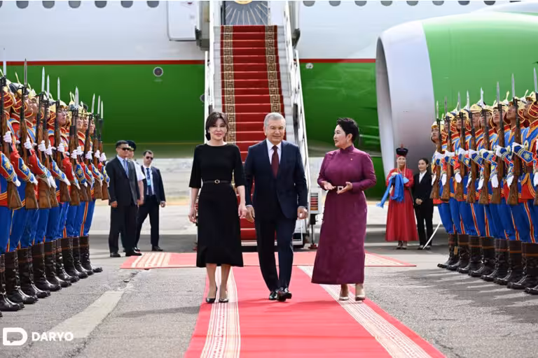 Shavkat Mirziyoyev rafiqasi bilan Mo‘g‘ulistonga tashrif buyurdi (foto)