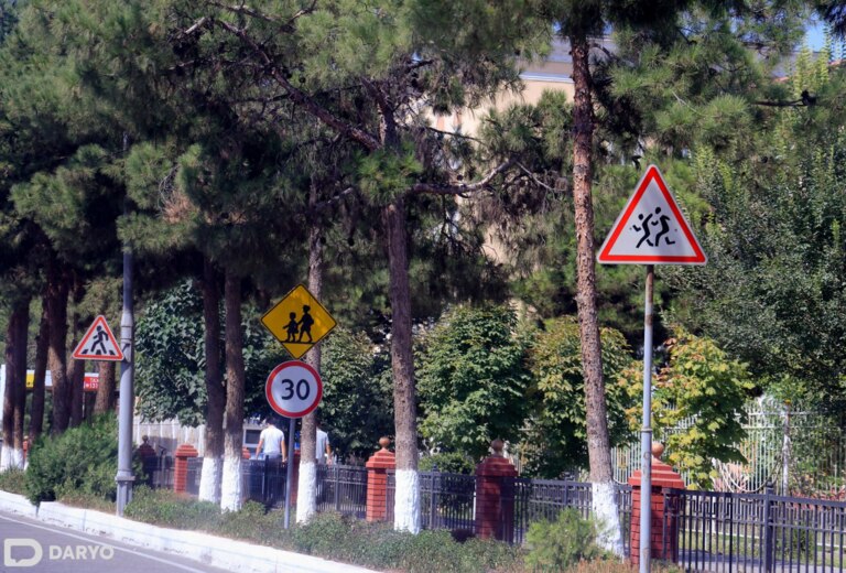 Ortiqcha yo‘l belgilari, sifatsiz yo‘laklar: O‘zbekiston avtomobil yo‘llaridagi xavfsizlik o‘rganildi