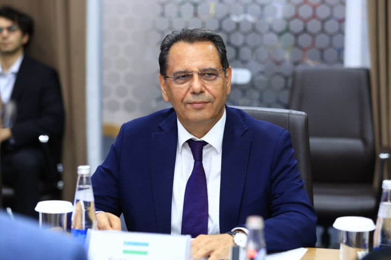 “Diplomga qiziqish kamayishi tabiiy hol” — Qo‘ng‘irotboy Sharipov abituriyentlar soni nega qisqarayotgani haqida
