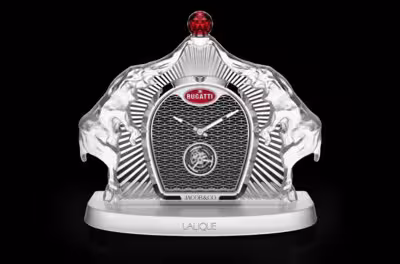 Bugatti 240 ming dollarlik Calandre nomli stol soati ishlab chiqardi 