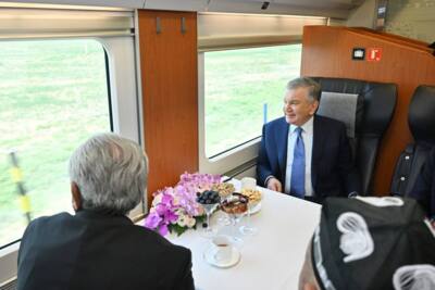 Prezident Qarshidan Shahrisabzga poyezdda bordi (foto)
