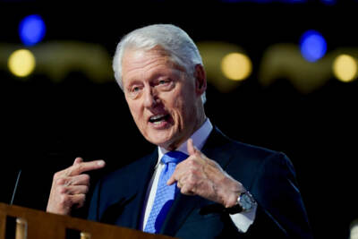 “Netanyaxu hokimiyatda abadiy qolish uchun Eronga qarshi urishmoqda” — Bill Klinton