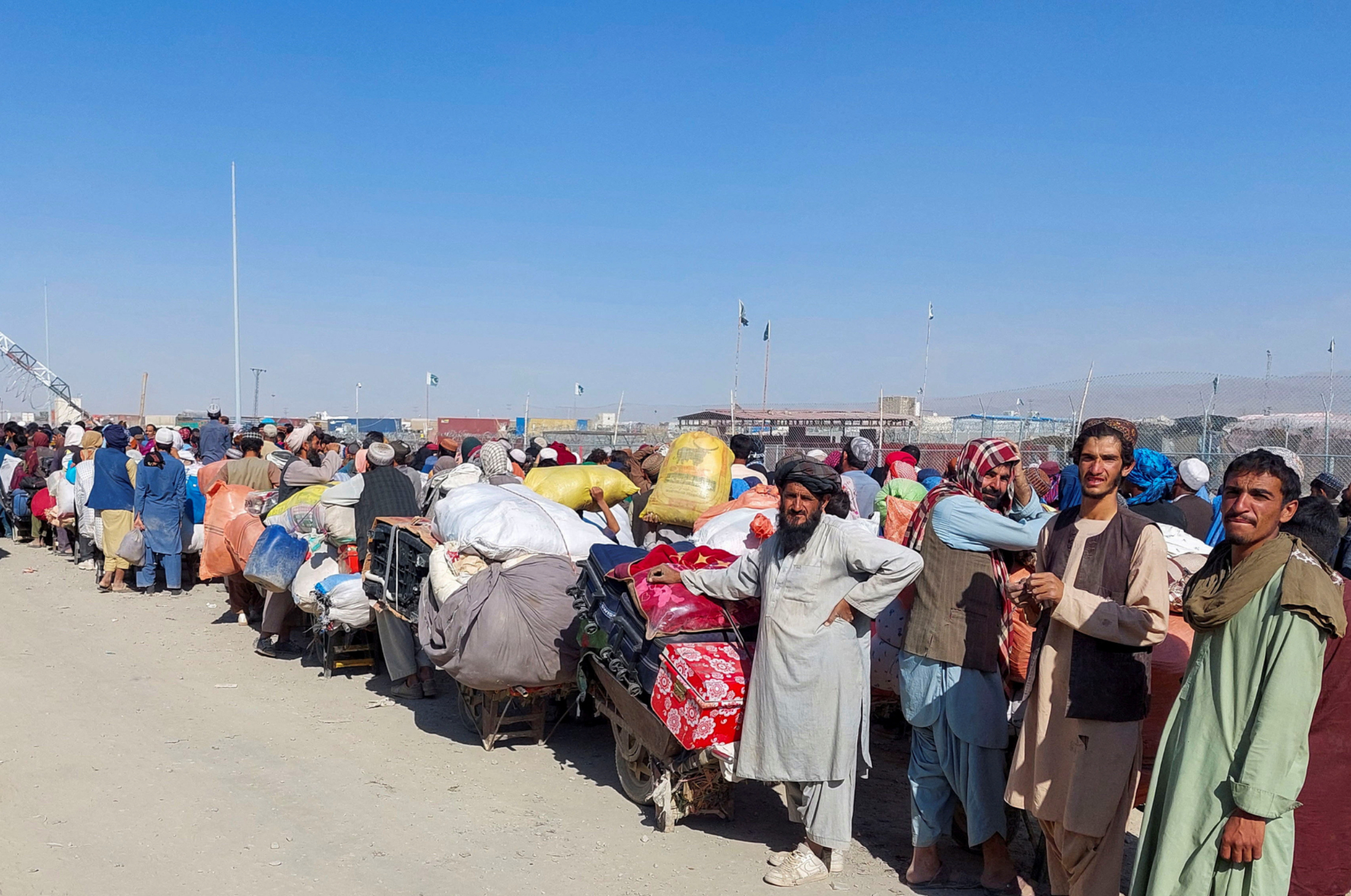 Nearly 370,000 Afghans return from Iran in two weeks, IOM reports