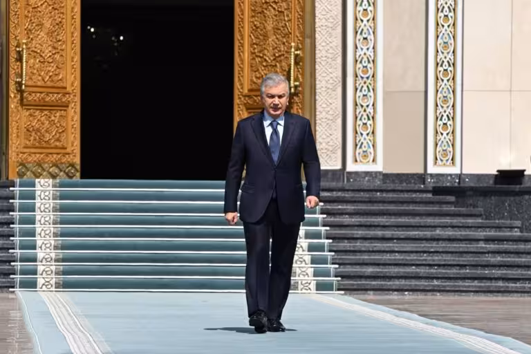Ўзбекистон президенти Озарбайжонга жўнаб кетди
