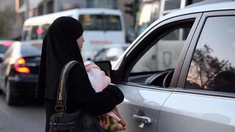 Iroq bir shart bilan tilanchilarga har oy pul berishini e’lon qildi 